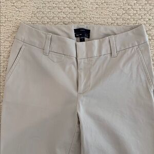NWOT. Gap Curvy Fit Flared Leg Khakis. Size 1. Excellent Condition.